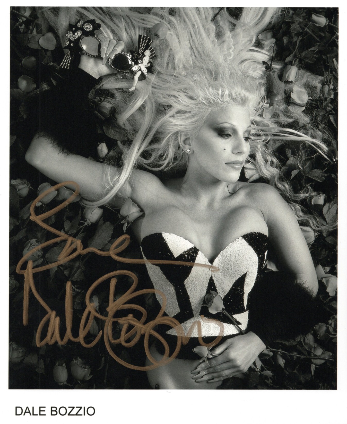 Dale Bozzio 8X10 B&W PHOTO (Autographed #E)