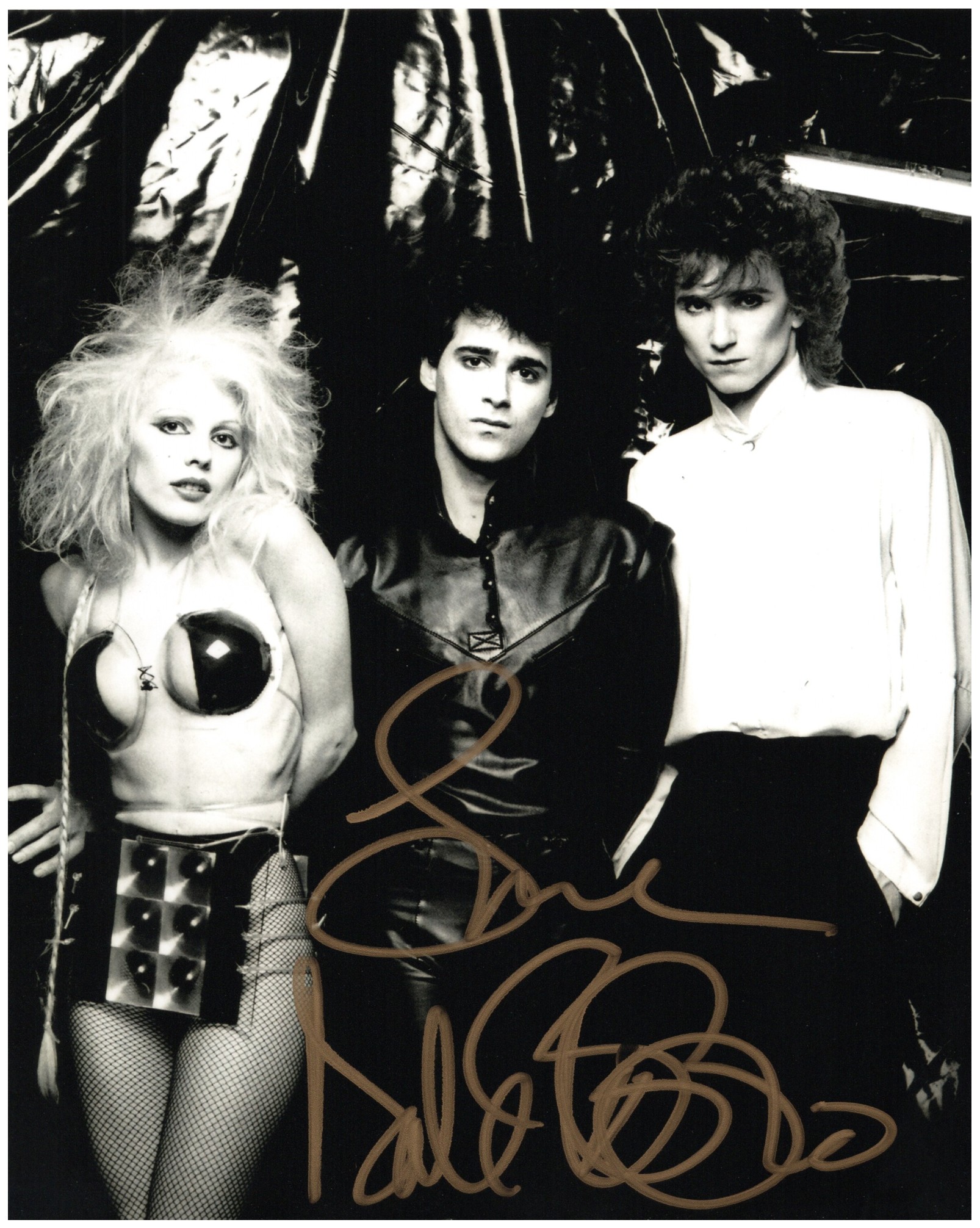 Dale Bozzio 8X10 B&W PHOTO (Autographed #G)